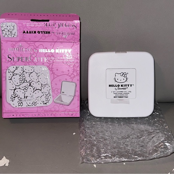 Impressions Vanity Hello Kitty Supercute Compact Mirror with Touch Sensor Switch - Picture 3 of 10